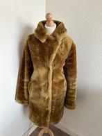 King Louie maat 42 Fluffy faux-fur jas mosterd 2707, Kleding | Dames, Geel, Maat 42/44 (L), Ophalen of Verzenden, Zo goed als nieuw