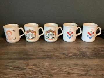 5 mokken, Juliana, Beatrix, WA & M, Amailia beschikbaar voor biedingen