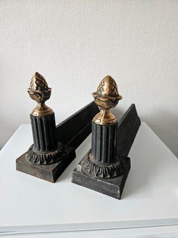 Antieke Vuurbokken Koper/Brons - Dennenappel Motief beschikbaar voor biedingen