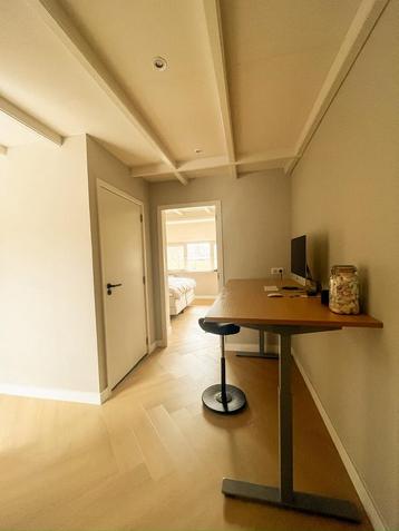 Zit-sta bureau 180x80 cm – in topstaat beschikbaar voor biedingen