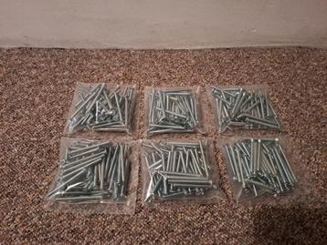 Te koop 300 schroeven bouten M5x55 beschikbaar voor biedingen