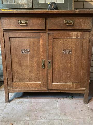 Prachtig antiek kastje, mooie details, strak design art deco beschikbaar voor biedingen