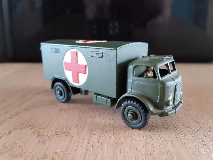Dinky Toys Army 626 Military Ambulance, Hobby en Vrije tijd, Modelauto's | 1:43, Gebruikt, Auto, Dinky Toys, Ophalen of Verzenden