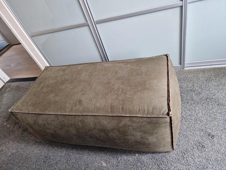 Be Pure Hocker - Legergroen - Goede Staat, Huis en Inrichting, Banken | Voetenbanken en Poefen, Gebruikt, 50 tot 75 cm, 100 tot 125 cm