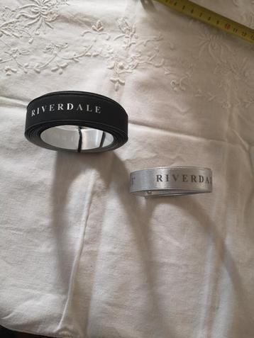 Cadeau lint Riverdale  beschikbaar voor biedingen