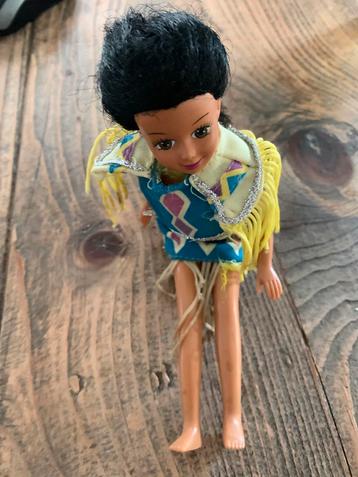 Meisje barby ( Pocahontas ) beschikbaar voor biedingen