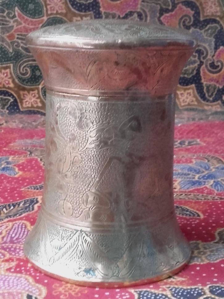 Mooie zware oude Wajang tabakspot uit Indonesië 10,8 cm., Antiek en Kunst, Antiek | Koper en Brons, Koper, Ophalen of Verzenden
