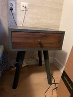 Nachtkastje Grijs Bruin Hout x2, Huis en Inrichting, Slaapkamer | Nachtkastjes, Ophalen, Minder dan 45 cm, 55 tot 70 cm, Zo goed als nieuw