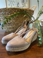 Aparte beige TAMARIS sleehak espadrilles mt 38 i.z.g.st., Tamaris, Beige, Ophalen of Verzenden, Zo goed als nieuw
