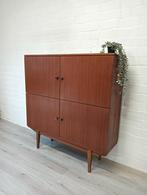 Duitse Vintage Houten Kast met Deuren, in teak, Huis en Inrichting, Kasten | Buffetkasten, Ophalen, 100 tot 150 cm, Vintage, 50 tot 100 cm