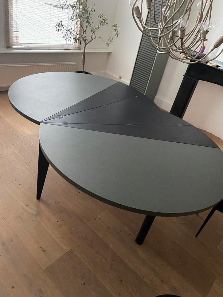 Prachtige Castelijn eettafel in donkergroen/zwart, Huis en Inrichting, Tafels | Eettafels, Gebruikt, 100 tot 150 cm, 150 tot 200 cm