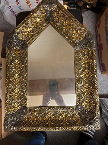 Gouden Spiegel met Ornamenten beschikbaar voor biedingen