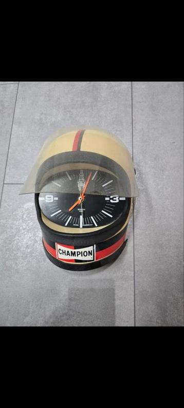 Champion klok helm Vintage  beschikbaar voor biedingen
