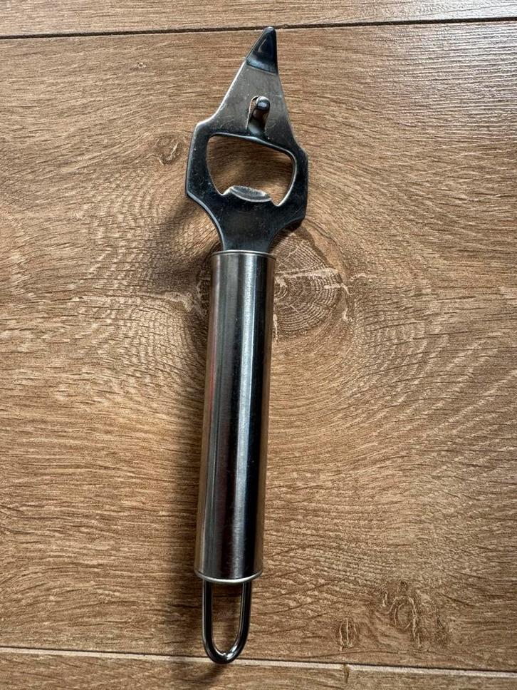 Flesopener/ Bieropener zilverkleurig, Huis en Inrichting, Keuken | Keukenbenodigdheden, Gebruikt, Ophalen of Verzenden