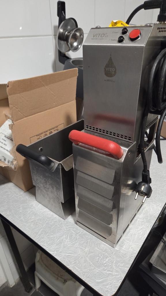 VITO 80 Vetfiltermachine – Bespaar olie, geld én schoonmaakt, Zakelijke goederen, Horeca | Keukenapparatuur, Ophalen of Verzenden