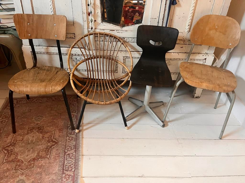 4 Vintage Kinderstoeltjes - Stevig en Fantastisch!, Ophalen, Gebruikt, Bruin, Vier