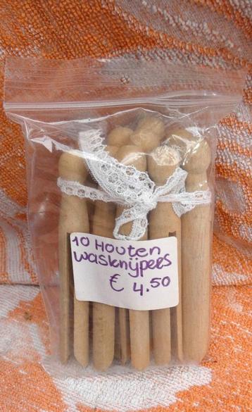 brocante waspinnen/ houten wasknijpers beschikbaar voor biedingen