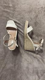 Witte sandaal hakken - Primark - Maat 41, Kleding | Dames, Schoenen, Ophalen of Verzenden, Gedragen, Wit