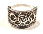 Zilverenkleurige ring met open design, Sieraden, Tassen en Uiterlijk, Ringen, 18 tot 19, Gebruikt, Ophalen of Verzenden, Dame of Heer
