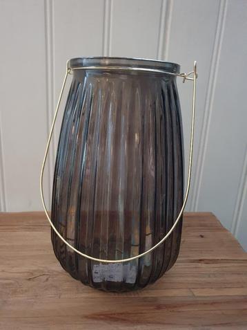Windlicht zwart 30 cm. hoog. beschikbaar voor biedingen