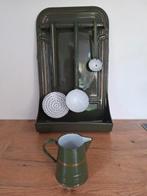 Groen emaille groot lepelrek + roomkannetje, Ophalen of Verzenden