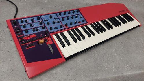 - Clavia Nord Lead - Classic 90ties synth - Red -, Muziek en Instrumenten, Synthesizers, Gebruikt, 49 toetsen, Overige merken