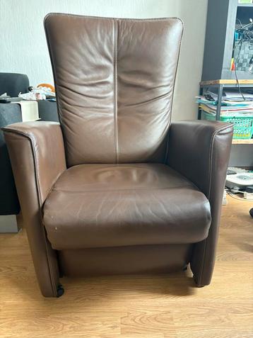 Elektrisch verstelbare leren fauteuil - comfortabel stijlvol beschikbaar voor biedingen