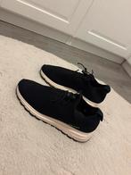 Prada schoenen, Kleding | Dames, Ophalen of Verzenden, Zo goed als nieuw, Zwart, Sneakers of Gympen