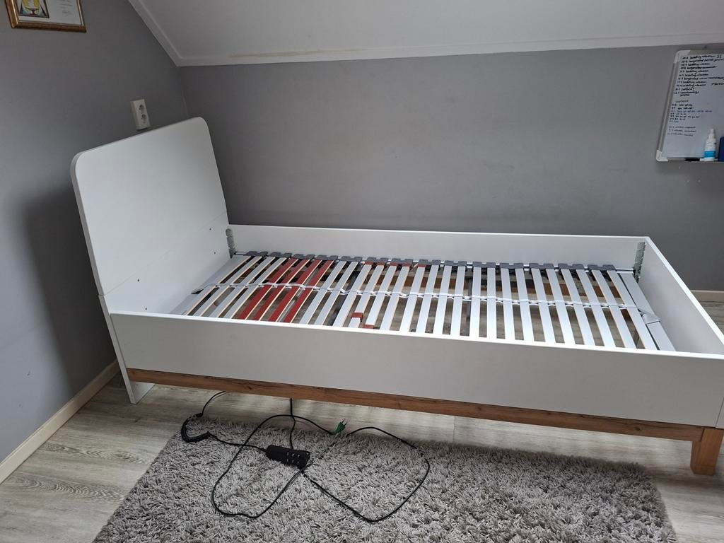 Electrisch verstelbare lattenbodem + ombouw, Ophalen, Verstelbaar, Eenpersoons, Wit