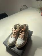 Nike Jordan 1 Retro - Maat 33.5 - Inclusief doos, Kinderen en Baby's, Ophalen of Verzenden, Zo goed als nieuw