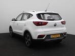 MG ZS EV Luxury 45 kWh | Leder | Navi | Panoramadak | Camera, Auto's, MG, Origineel Nederlands, Te koop, Emergency brake assist