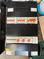 2 groepenkasten met 3-fase Schneider hoofdschakelaar, Doe-het-zelf en Verbouw, Elektra en Kabels, Ophalen, Zo goed als nieuw, Schakelaar