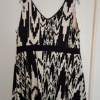 Zwarte jurk met print - Maat M, Kleding | Dames, Jurken, Maat 38/40 (M), Zwart, Ophalen of Verzenden, Boven de knie