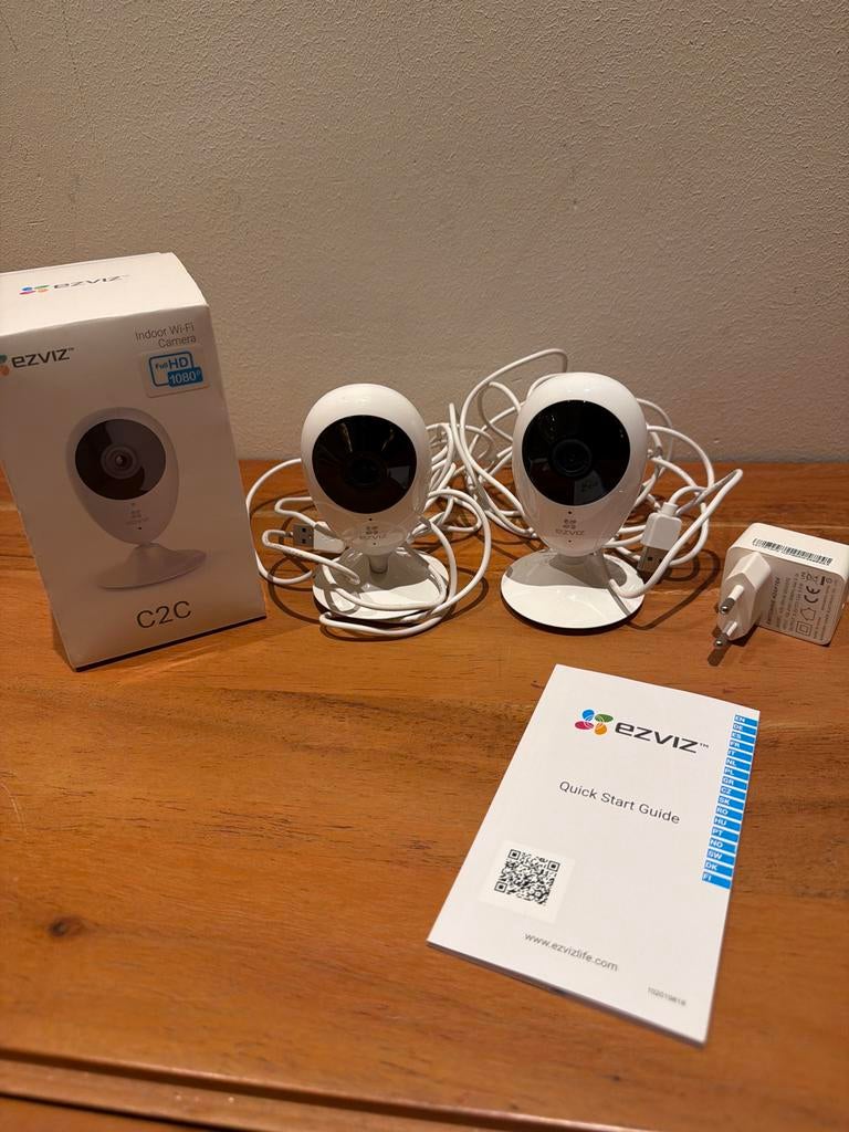 EZVIZ C2C Binnencamera set (gebruikt als babycam), Ophalen of Verzenden, Zo goed als nieuw, Binnencamera