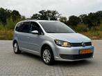 Volkswagen Touran 1.6 TDI 77KW DSG 2011 Grijs 143PK!, Auto's, Volkswagen, Euro 5, Stof, 4 cilinders, Origineel Nederlands