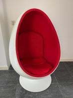 Egg stoel wit plus design tafeltje, Huis en Inrichting, Stoelen, Ophalen, Stof, Wit, Zo goed als nieuw