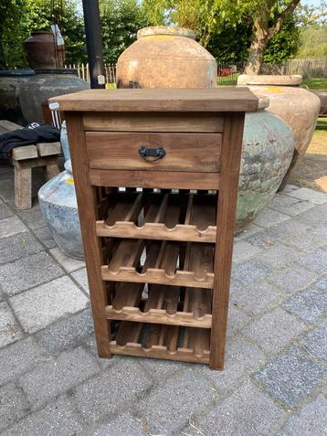 Stoer wijnkastje - wijntafel. Nieuw!! beschikbaar voor biedingen