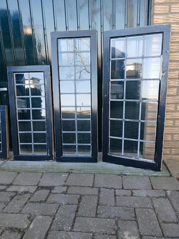 jaren dertig glas in lood ramen beschikbaar voor biedingen