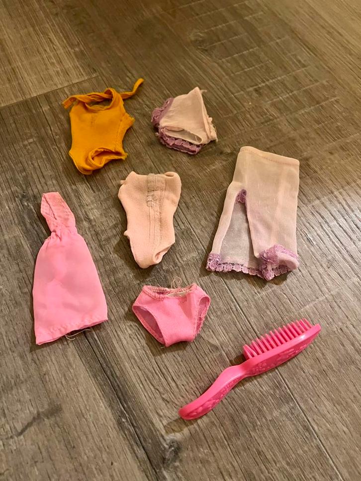 Vintage retro Sindy fleur Barbiepop barbiekleding badkleding, Verzamelen, Poppen, Gebruikt, Kleertjes, Ophalen of Verzenden
