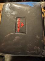 Nieuwe Mission Luxor Dart Case Red- Ruimte voor 1-24 Sets, ., Overige typen, Nieuw, Ophalen of Verzenden