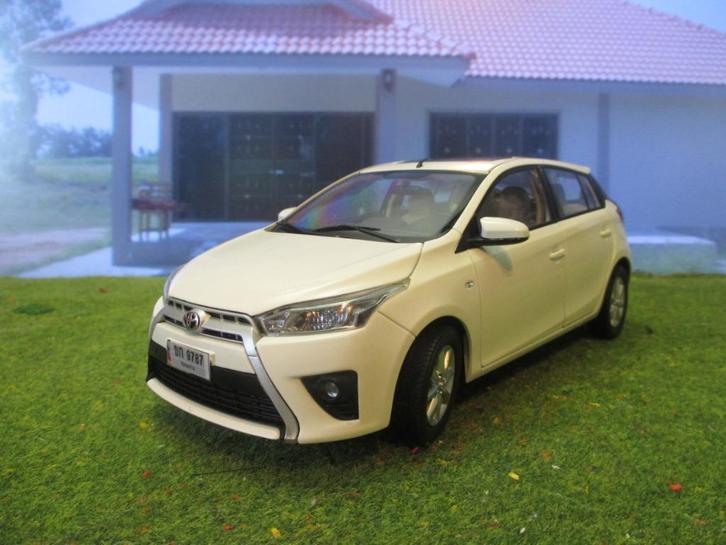 1/18 Toyota Yaris L - Paudi, Hobby en Vrije tijd, Modelauto's | 1:18, Nieuw, Overige merken, Ophalen of Verzenden