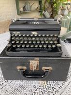 Typemachine Royal vintage met koffer., Antiek en Kunst, Ophalen