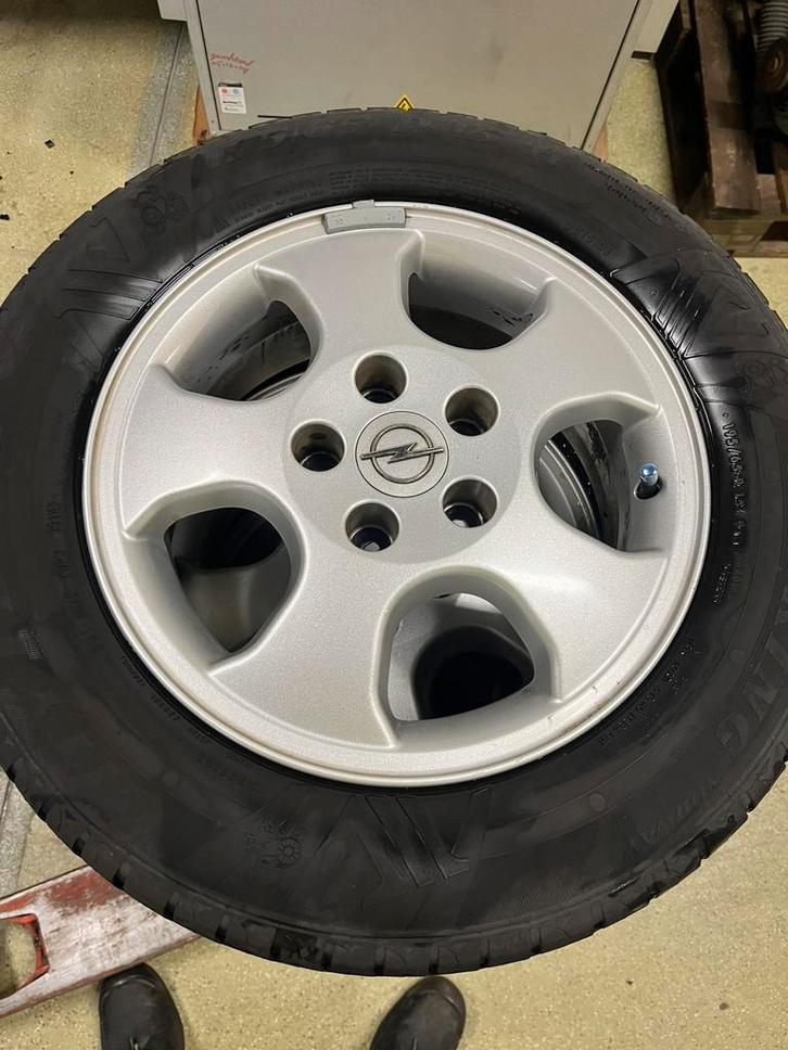 Set 15 inch velgen met banden – Opel 195/65 R15, Auto diversen, Wieldoppen, Gebruikt, Ophalen