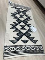 KidsDepot Kenzi Vloerkleed Zwart / Wit 70 x 140 cm, Wit, Ophalen of Verzenden, Zo goed als nieuw, Rechthoekig