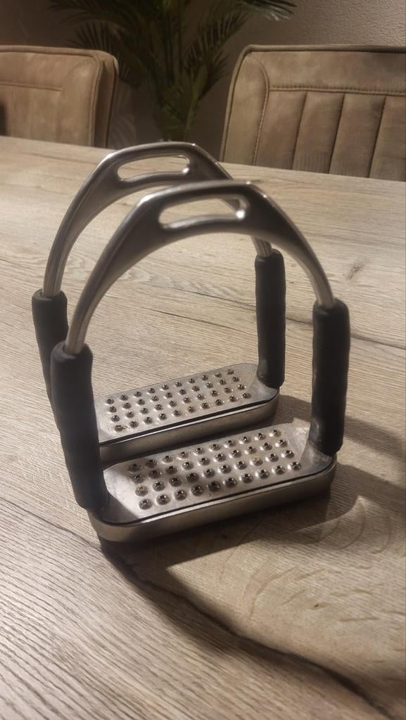 SPRENGER veikigheids stijgbeugels. System 4. Scharnierend., Dieren en Toebehoren, Paarden en Pony's | Hoofdstellen en Tuigage