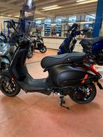 Gebro scooters: Vespa sprint 45KM facelift full option, Ophalen, Overige modellen, Maximaal 45 km/u, Nieuw
