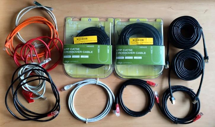 Verzameling pc-kabels computerkabels netwerk UTP crossover, Computers en Software, Pc- en Netwerkkabels, Zo goed als nieuw, Ophalen of Verzenden