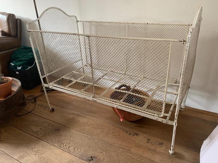 Vintage inzeren kinder ledikant, Antiek en Kunst, Curiosa en Brocante, Ophalen