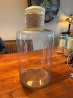 Vaas met een grote ‘V’!, Ophalen of Verzenden, Zo goed als nieuw