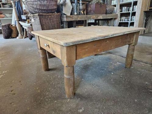 oude salontafel ``WOONWINKEL RUSTIEK``, Antiek en Kunst, Antiek | Meubels | Tafels, Ophalen